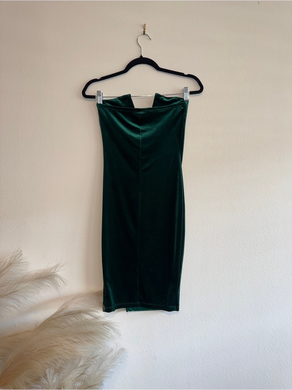 Emerald Velvet Plunge Midi Dress with Side Slit - Picture 4 of 5